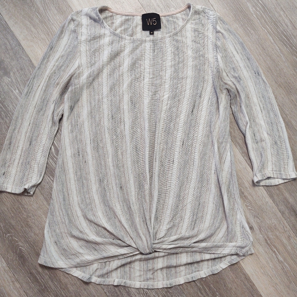 W5 3/4 sleeve twist top ~ Size M